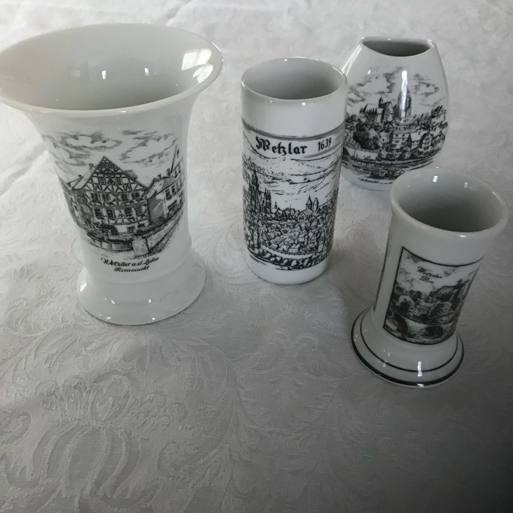 Black and White Porcelain Vase Set